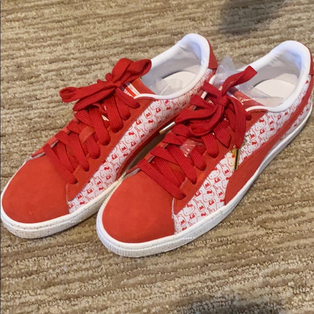 Brand New Puma Suede Hello Kitty Shoes - Size 8